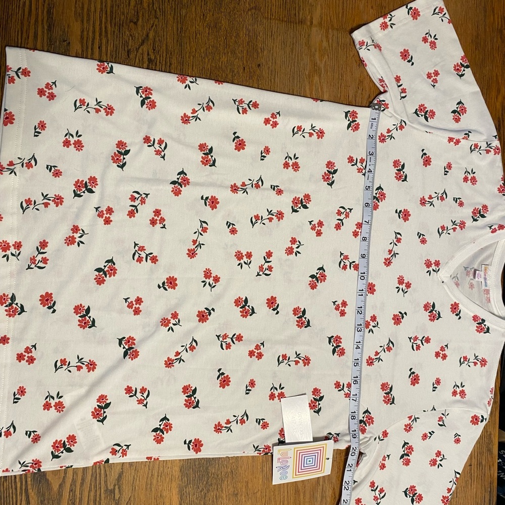 LuLaRoe Devin Shirt, BNWT